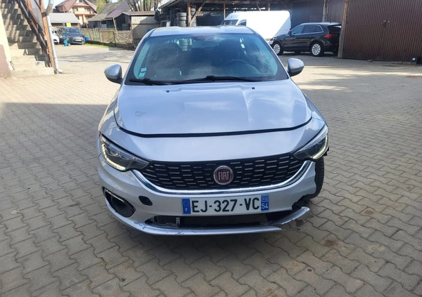 Fiat Tipo cena 19500 przebieg: 99821, rok produkcji 2017 z Tychy małe 232